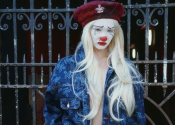 Palace esordisce nel womenswear con Vivienne Westwood