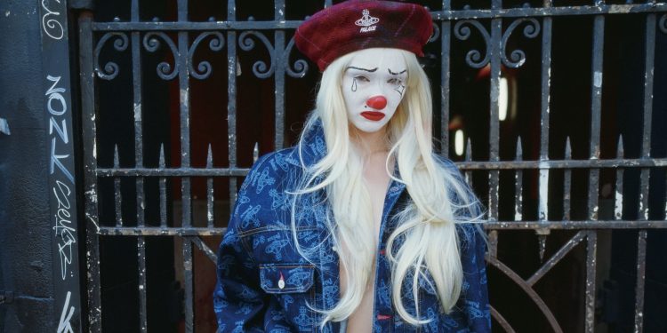 Palace esordisce nel womenswear con Vivienne Westwood
