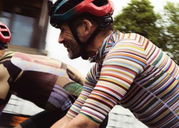 Il velodromo Herne Hill accoglie la collezione per ciclisti di Paul Smith