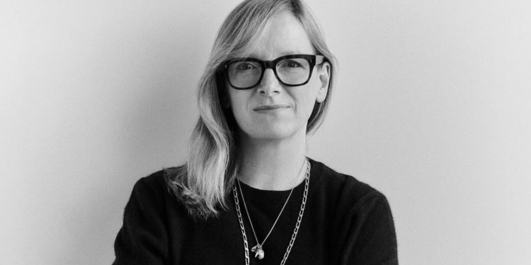 Lvmh affida la direzione creativa di Givenchy a Sarah Burton