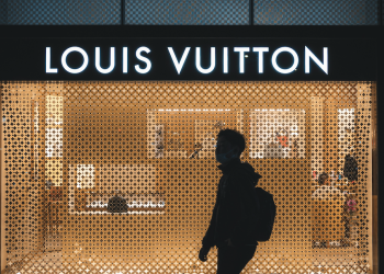 Nello scontro Cina-Europa a rischio le luxury bag francesi