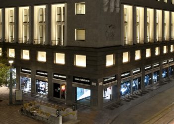 Dopo il restyling, riapre al pubblico lo store Armani/Manzoni 31