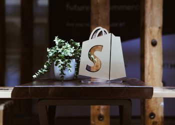 Shopify, tecnologia e sostenibilità al centro del futuro della moda premium e lusso