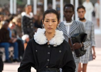 Chanel studia tagli del personale fino al 50% in Cina