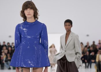 Loewe vola a 810,8 mln di fatturato nel 2023 (+62,5%). Scala la vetta dei top brand di Lvmh
