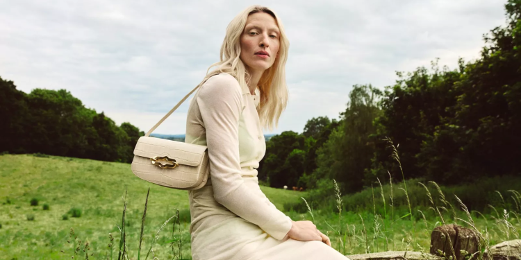 Mulberry rifiuta l’offerta di acquisizione da parte di Frasers