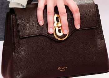 Mulberry rigetta il nuovo takeover di Frasers. “Lavoriamo al rilancio”