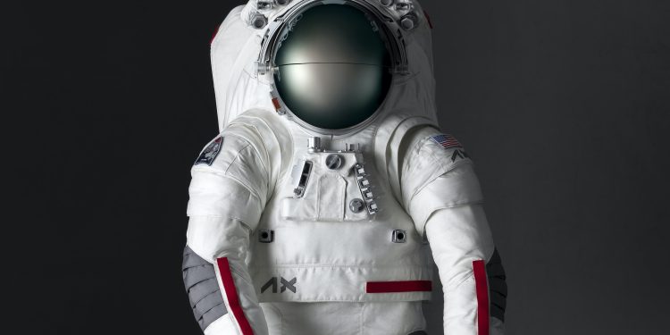 Prada punta alla Luna e firma il design delle nuove tute spaziali della Nasa