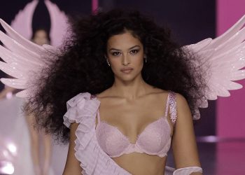Victoria’s Secret fuori tempo: il comeback non spicca il volo