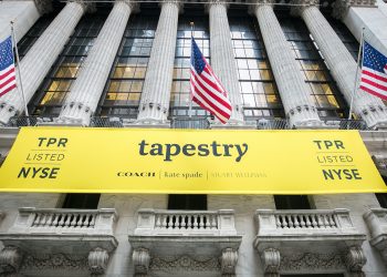 Tapestry, al via un piano di riacquisto di azioni per 2 miliardi di dollari