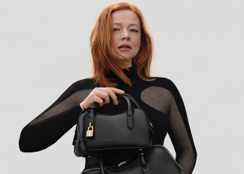 Stella McCartney sceglie Sarah Snook per la nuova ‘Ryder’ bag