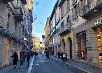 Shopping di Natale, prevale la prudenza. In Italia la moda perde la sfida con beauty e tech
