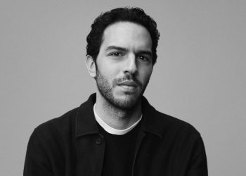 Scatta la promozione per Julian Klausner. Dries Van Noten gli affida la direzione creativa