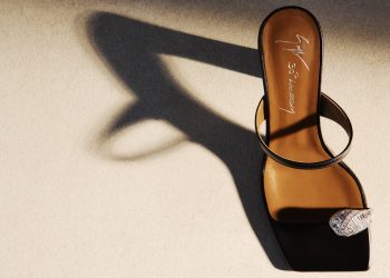 Il sandalo ‘Ring’ illumina il 30° anniversario di Giuseppe Zanotti