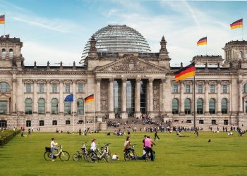 La crisi in Germania rallenta la moda. Il mercato crescerà solo del 2,4% nei prossimi 5 anni