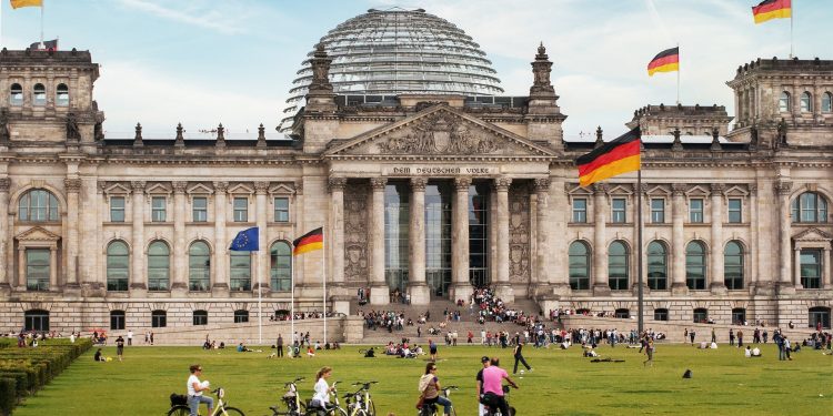 La crisi in Germania rallenta la moda. Il mercato crescerà solo del 2,4% nei prossimi 5 anni