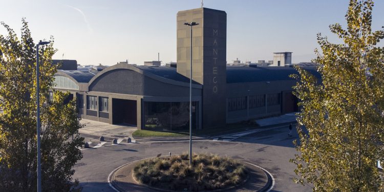 Manteco svela a Milano Unica l’arte delle armature tessili