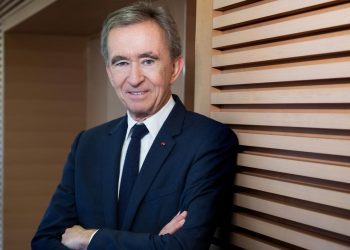 Bernard Arnault (Lvmh) è in trattative per acquistare ‘L’Opinion’ e Agefi