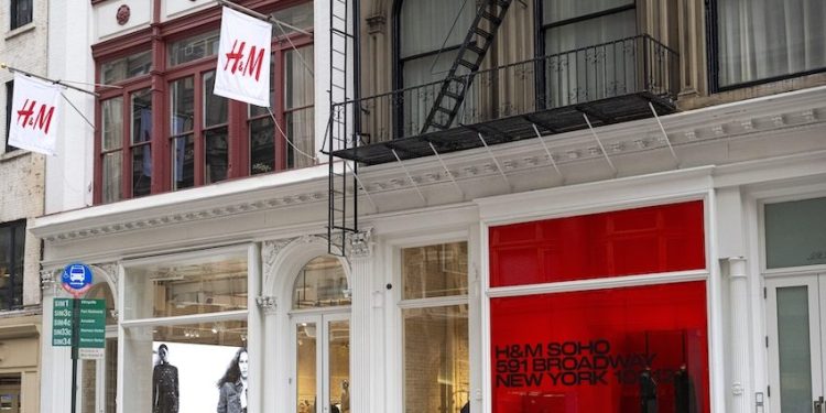 H&M, quarto trimestre più debole delle attese a causa del Black Friday