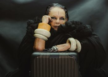 Il lusso di Rimowa incontra “l’estetica oscura” di Rick Owens