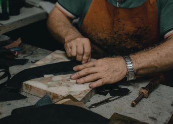 Assopellettieri, settore in affanno: nel 2024 si stimano ricavi a -8%