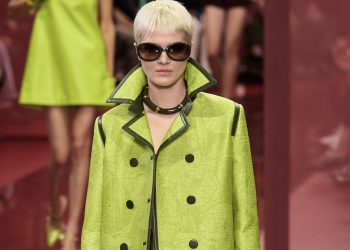 Kering chiude un anno “difficile” con ricavi a -12%. Gucci a -23% ma “siamo fiduciosi”