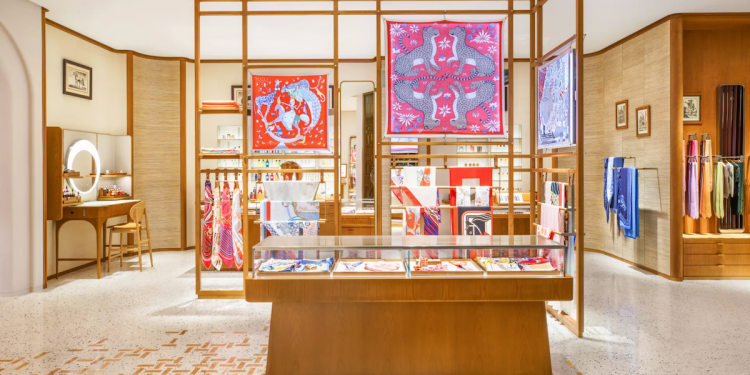 Hermès brilla nel 2024: ricavi in crescita del 13% a 15,2 mld
