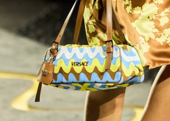 Prada sempre più vicino a Versace? Secondo rumors, l’annuncio a fine mese