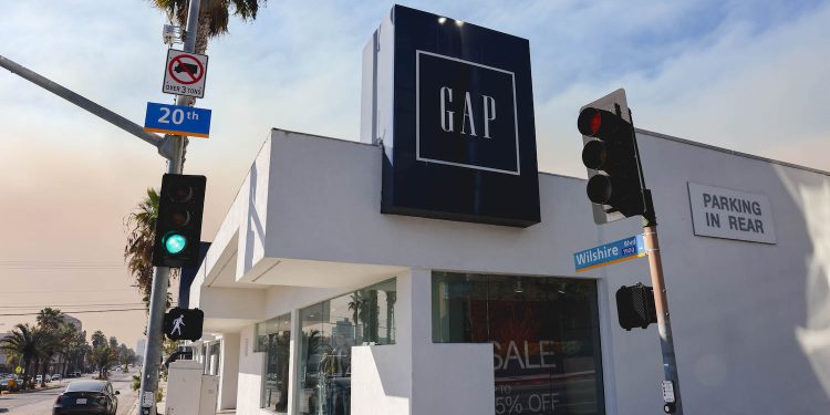 Gap, nel 2024 i ricavi salgono a 15,1 mld $ (+1%). Outlook 2025 a +2%