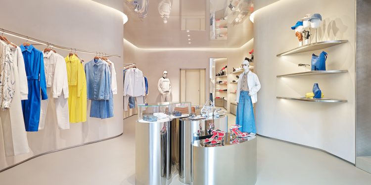 Ferrari sbarca in Piazza di Spagna con una nuova boutique da 120 metri quadrati