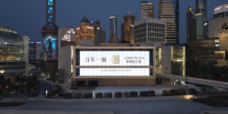 Loro Piana celebra il suo centenario con una exhibition a Shanghai
