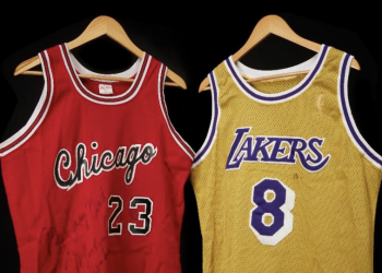 Sotheby’s mette all’asta le prime maglie Nba di Michael Jordan e Kobe Bryant