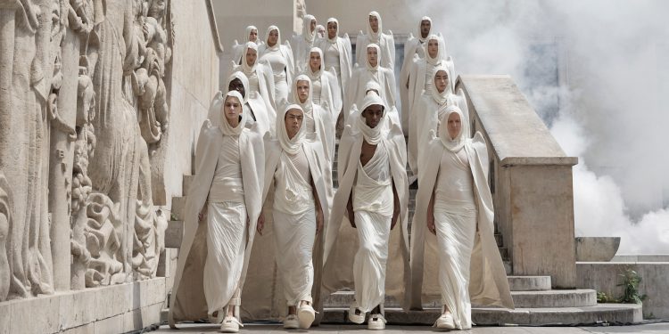 Rick Owens sceglie Parigi per la prima retrospettiva francese sulle sue creazioni