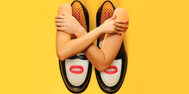 Toilet Paper colora il mocassino penny loafer di Scarosso