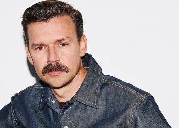 Poker di nomine da Victoria’s Secret. La CEO punta su Adam Selman alla direzione creativa