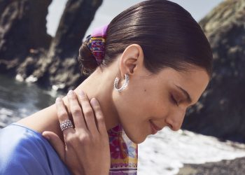 Buccellati reinterpreta il carattere distintivo degli ‘hoop earrings’