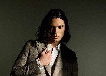Latorre festeggia 60 anni e si prepara al debutto nel womenswear