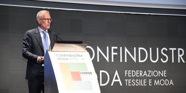 Confindustria Moda, nel 2024 il tessile-abbigliamento cala del 6,1%