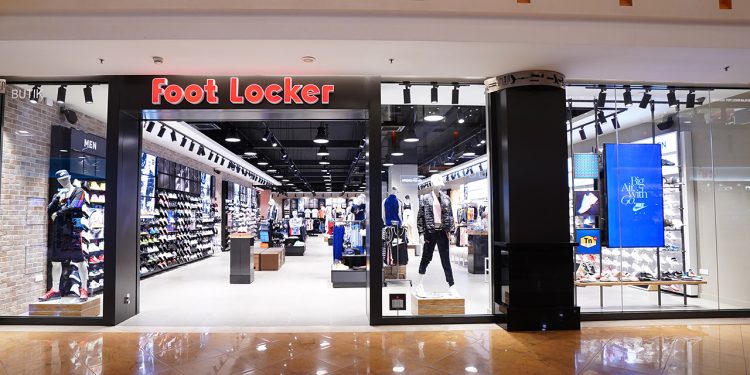 Foot Locker nel mirino di Dick’s Sporting Goods: sul piatto 2,3 mld $