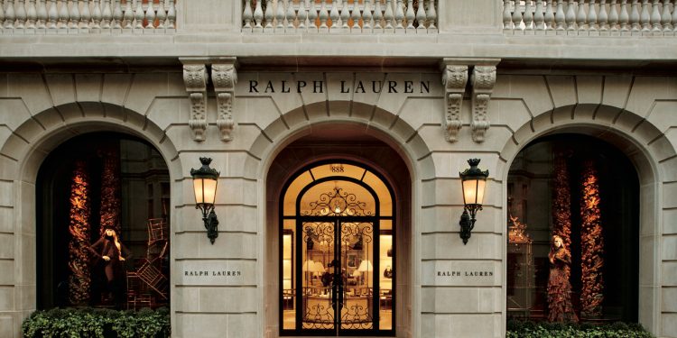 Ralph Lauren batte le attese: i ricavi crescono del 7% a 7,1 mld $. Ma c’è cautela per quest’anno