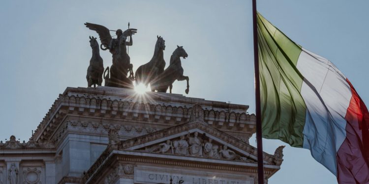 Lotta al caporalato nella moda, c’è la firma sul protocollo. Allo studio l’estensione in tutta Italia