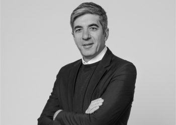 Prada rimescola le carte: esce il CEO D’Attis. Per gli analisti “serve un cambiamento”