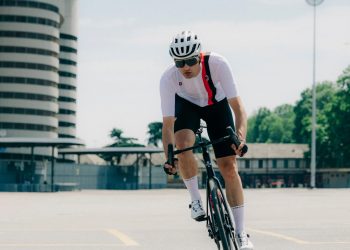 AC Milan e Castelli pedalano insieme: nasce la prima collezione cycling rossonera