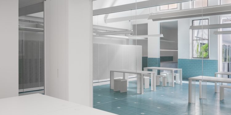 Charlemagne Palestine inaugura lo showroom milanese di Circolo 1901
