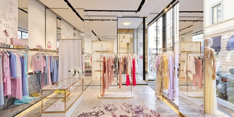 Genny apre uno store Porto Cervo e cambia indirizzo a Milano