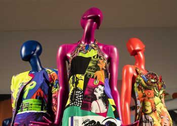Londra celebra Gianni Versace con una maxi mostra da oltre 450 pezzi