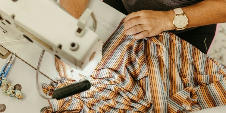 Svolta nel distretto del pronto moda toscano: 100 operai regolarizzati