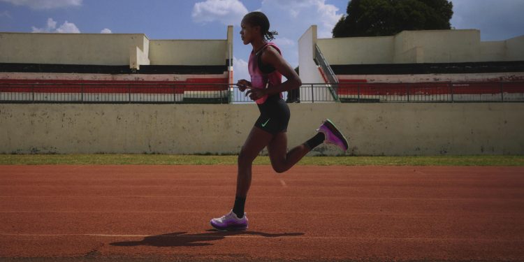 Nike, nel 2025 ricavi in calo del 10%. “In linea con le stime, ma risaliremo”