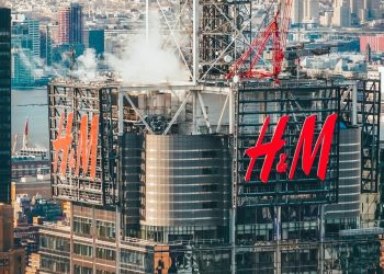 ll fast fashion teme la spada di Damocle dei dazi: rincari o una nuova supply chain?