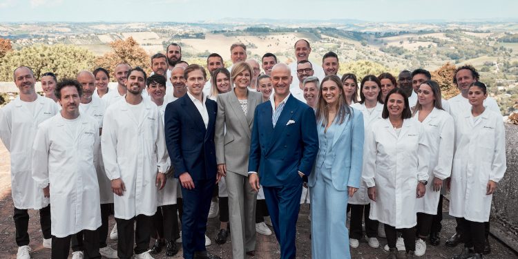 Il canale diretto traina il primo semestre di Santoni (+10,5%)